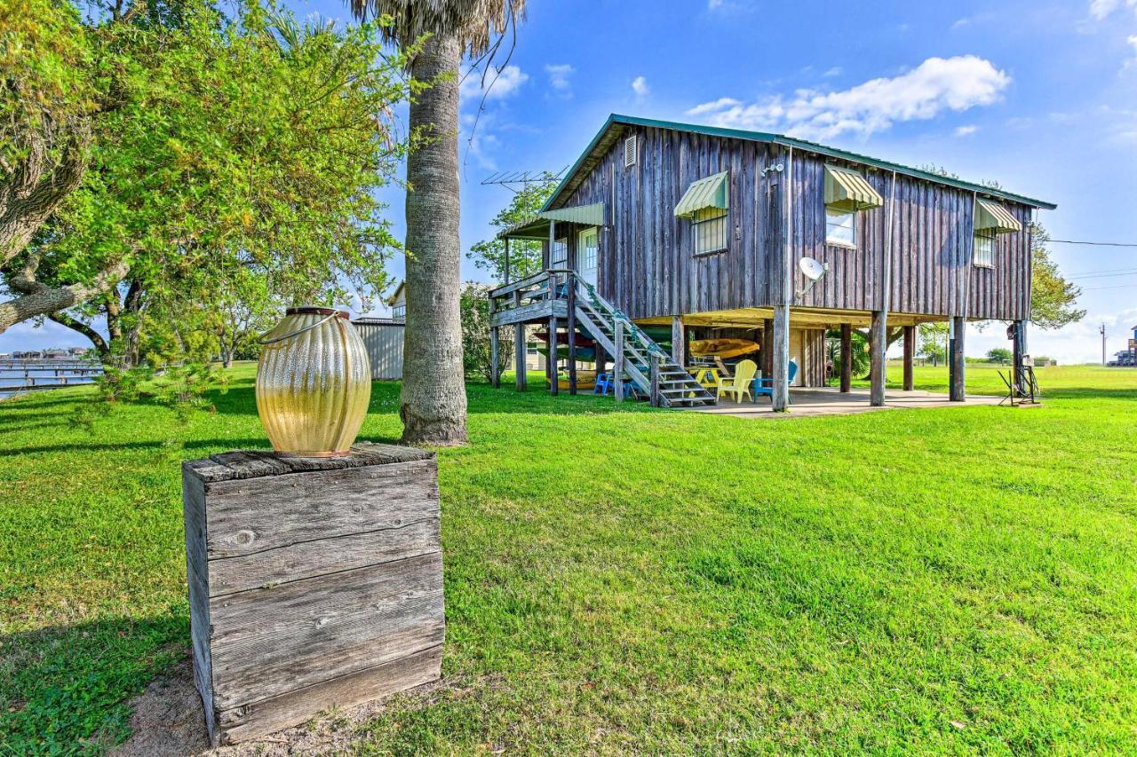 Las Brisas Palacios Home - Fishing Pier And Kayaks Exterior photo