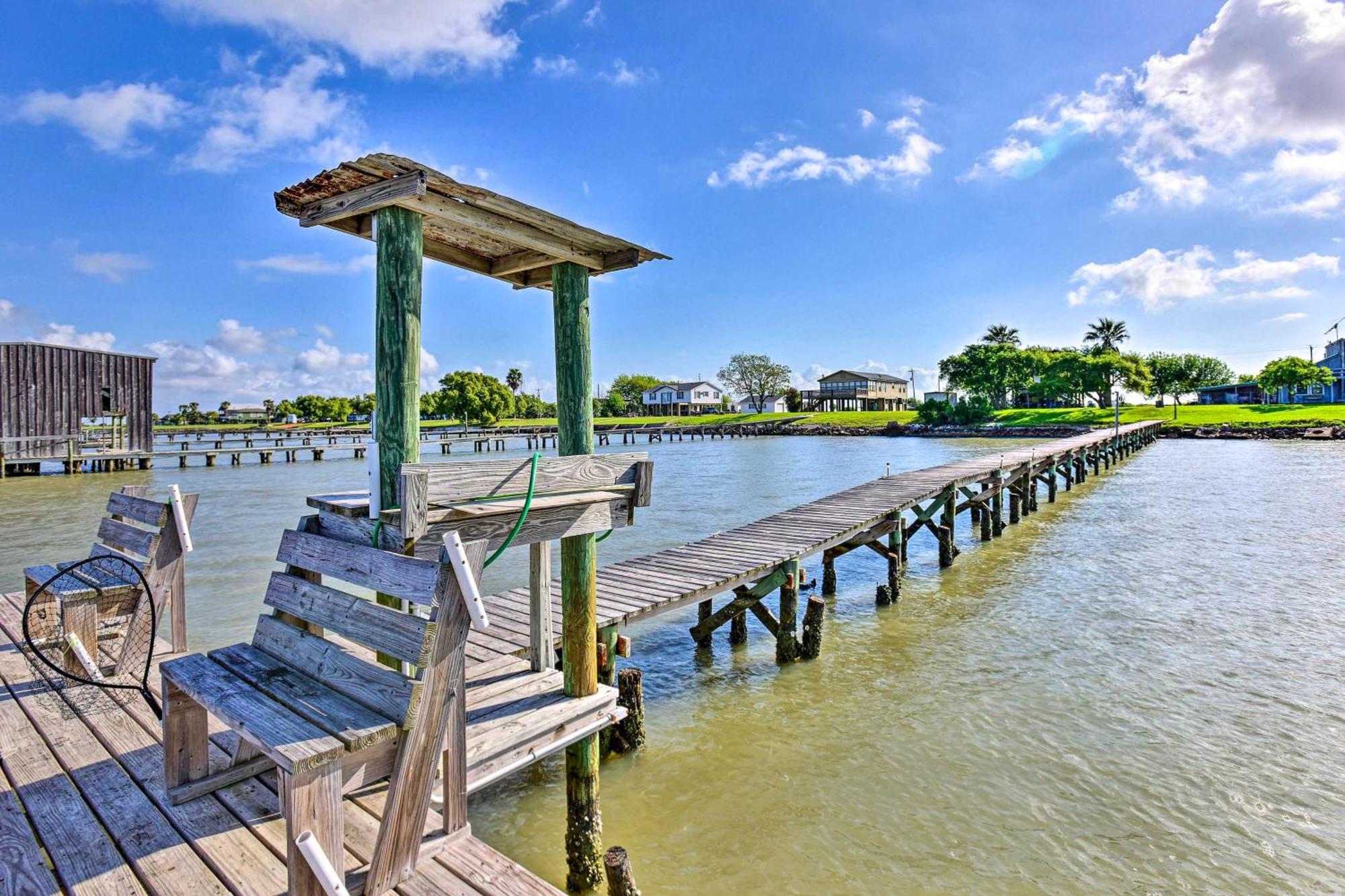 Las Brisas Palacios Home - Fishing Pier And Kayaks Exterior photo